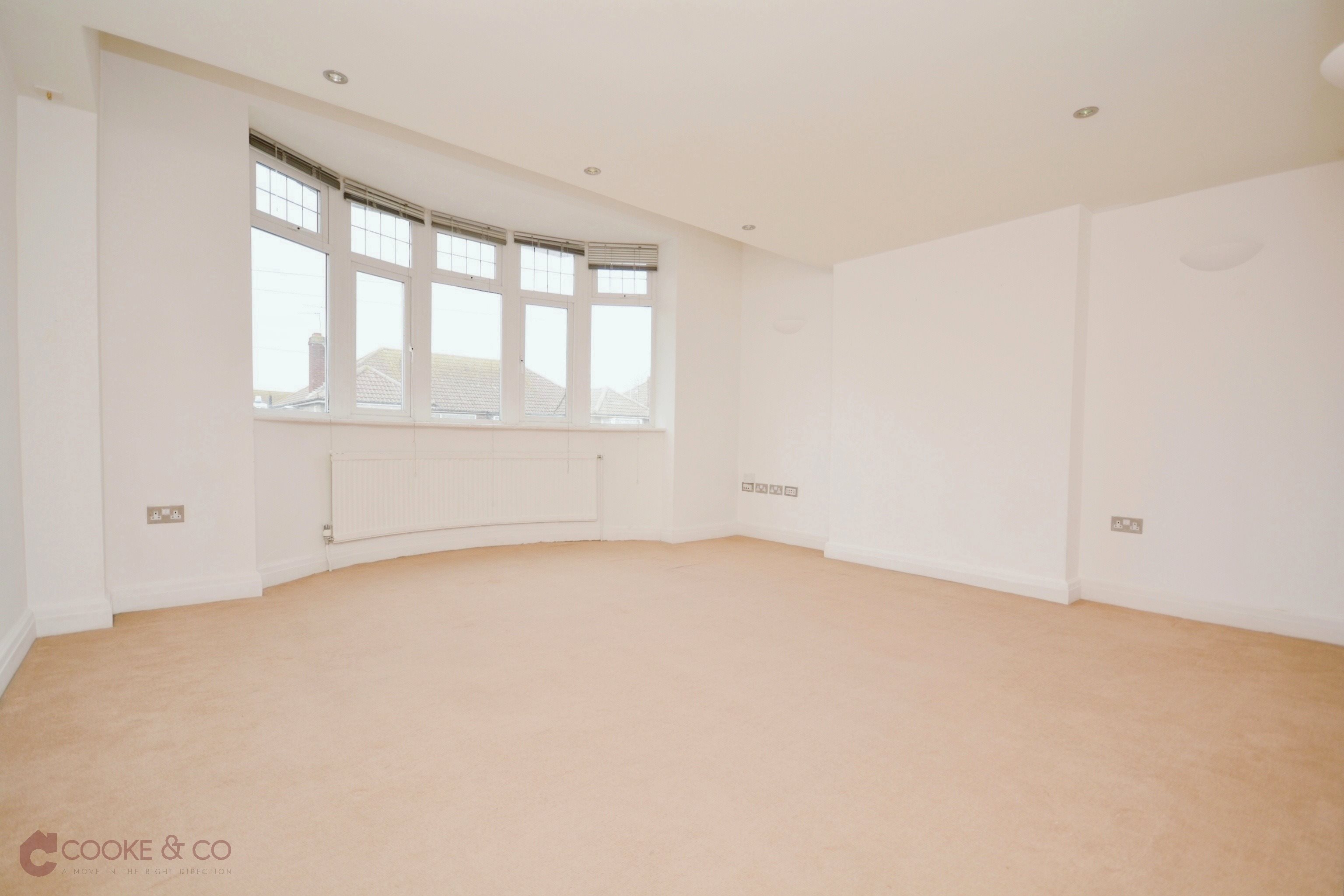 2 Bedroom Apartment For Sale At Swinburne Avenue Broadstairs Kent £